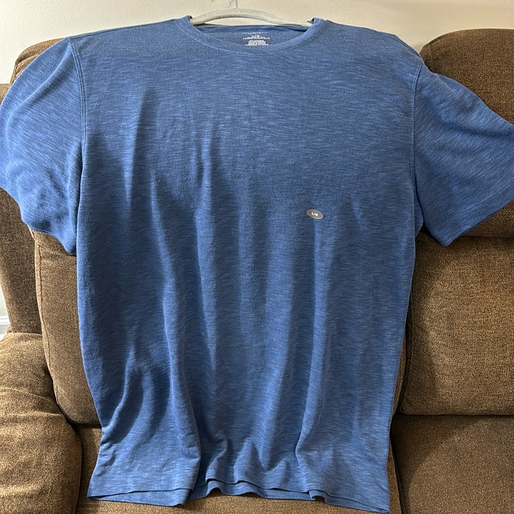 Van Heusen Blue Short-sleeve T-shirt (L)
